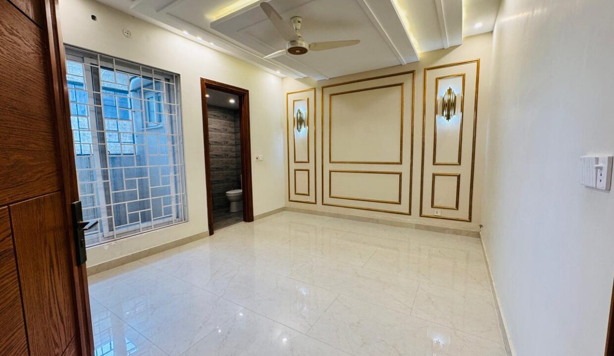 7-marla-house-bahria-town-phase-8.jpg12