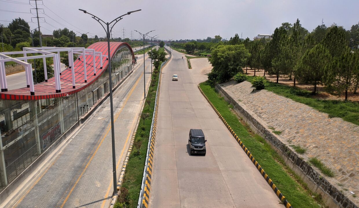 9th_Avenue_and_Faiz_Ahmed_Faiz_Metro_Bus_Station