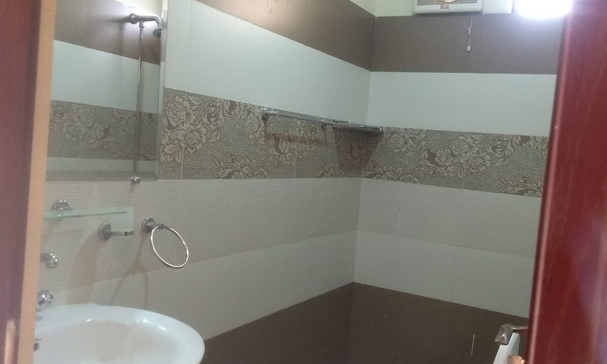 WhatsApp Image 2025-12-05 at 11.21.40