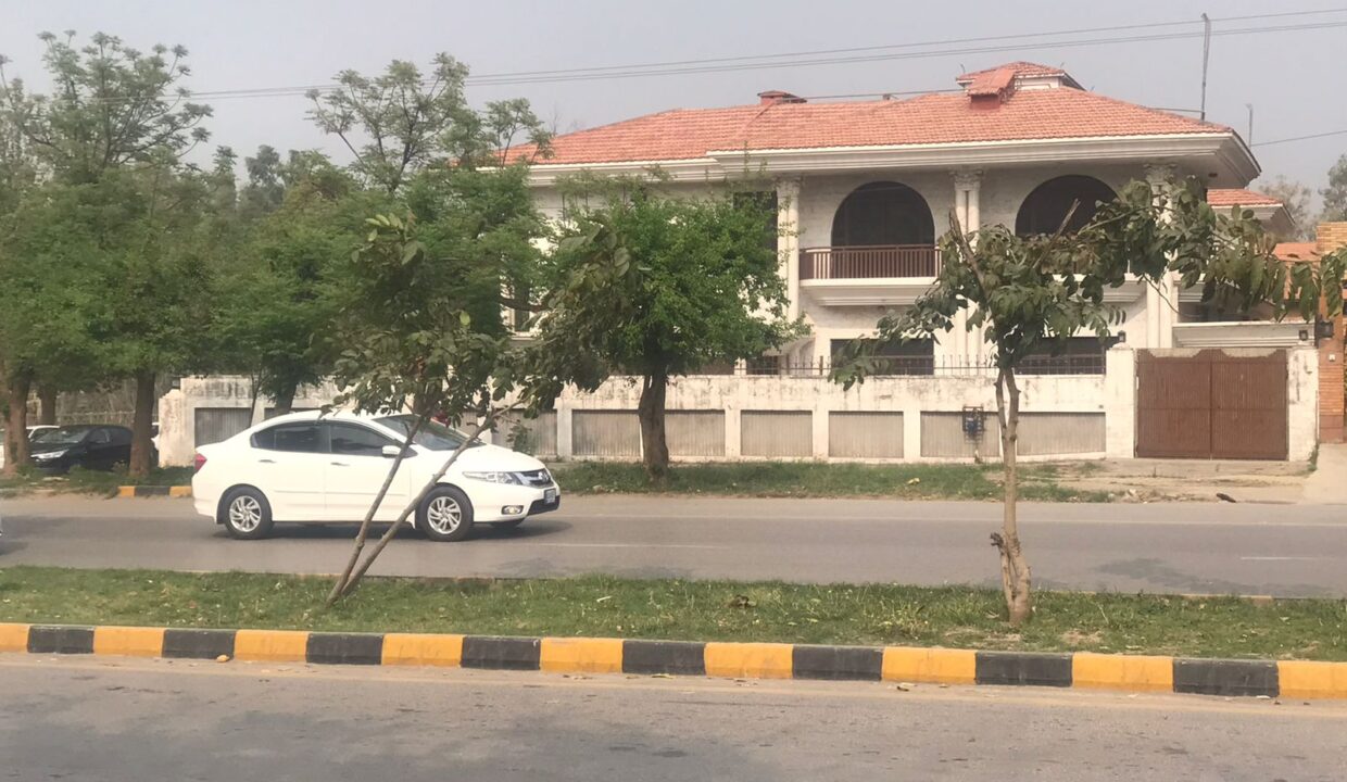 BUNGALOW FOR SALE IN F-10 ISLAMABAD