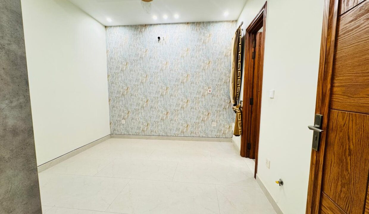 7-marla-house-bahria-town-phase-8.jpg4