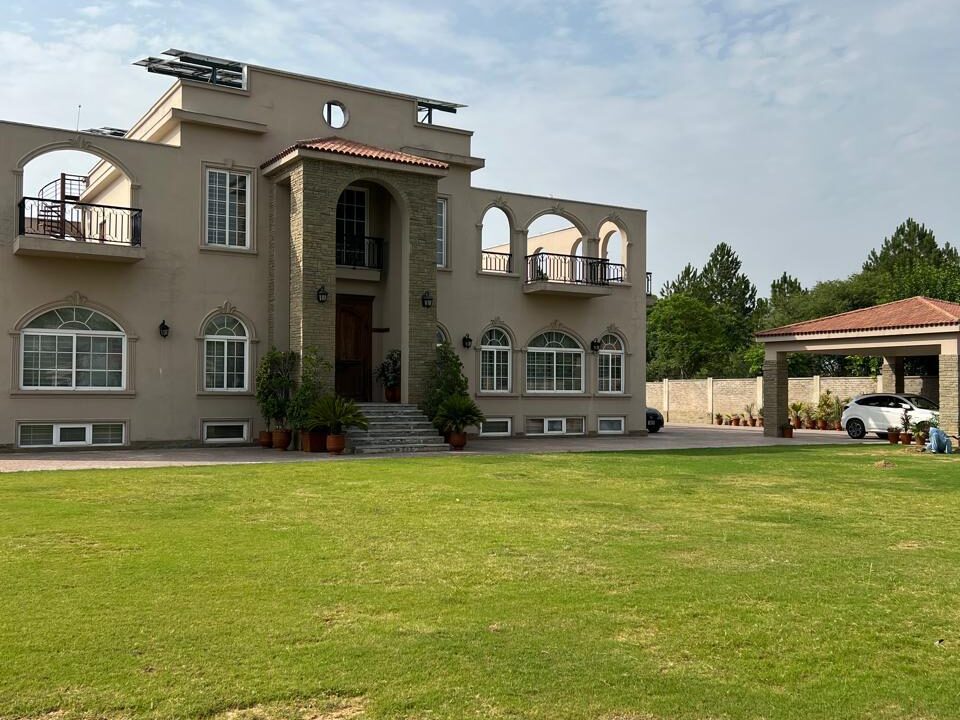 4 Kanal Luxury Farm House For Sale – Mumtaz City Islamabad