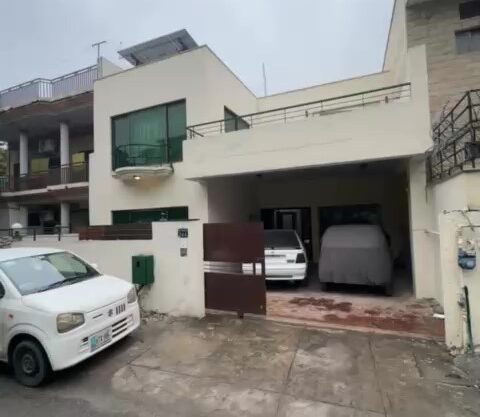 House for Sale G-8/2 Islamabad 233 Sq Yards Double Story